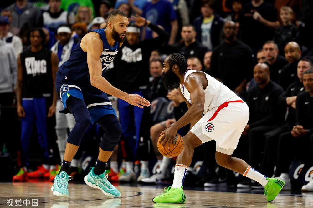 更折射出了 更折射出了